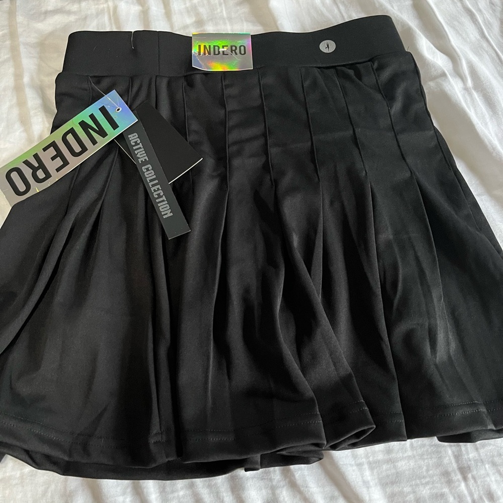 NWT black tennis skirt -size S